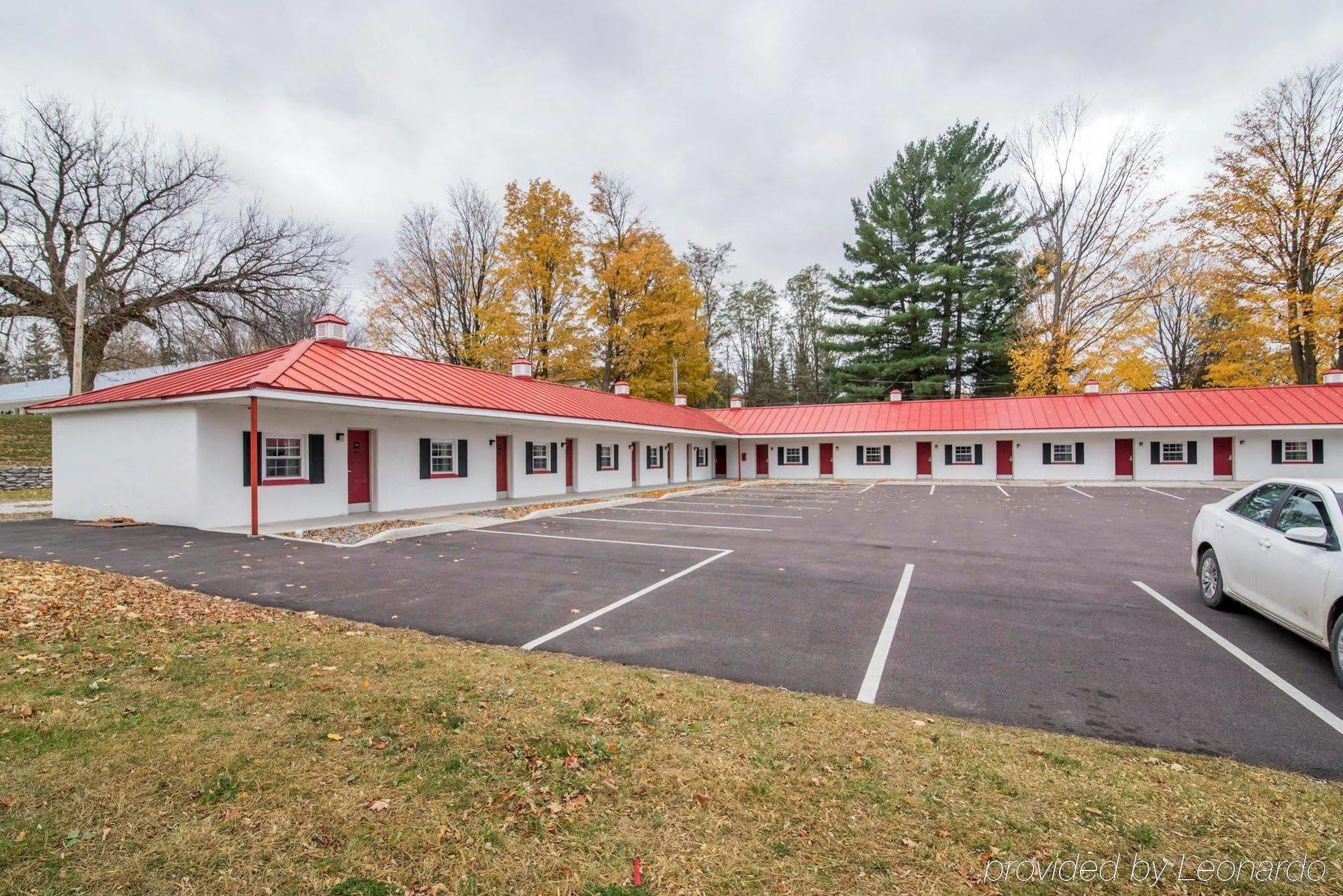 Econo Lodge Saint Albans Esterno foto
